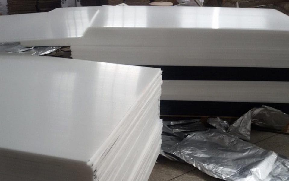 Gia công tấm nhựa POM 